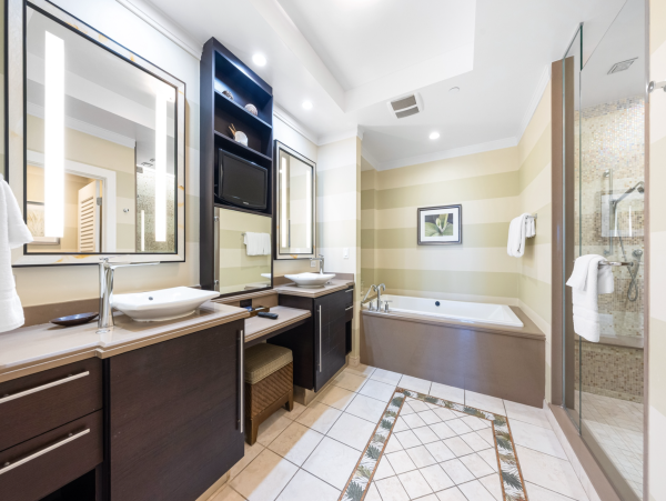 Siesta Key luxury  On Beach Walk to Restaurants & Shopping